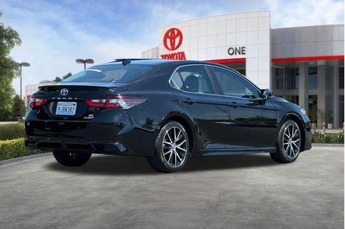 Midnight Black Metallic 2023 Toyota Camry SE