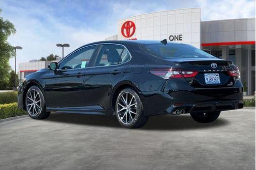 Midnight Black Metallic 2023 Toyota Camry SE