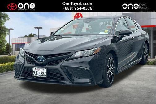 Midnight Black Metallic 2023 Toyota Camry SE