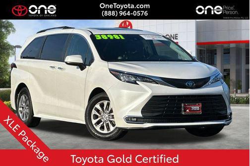 2023 Toyota Sienna XLE
