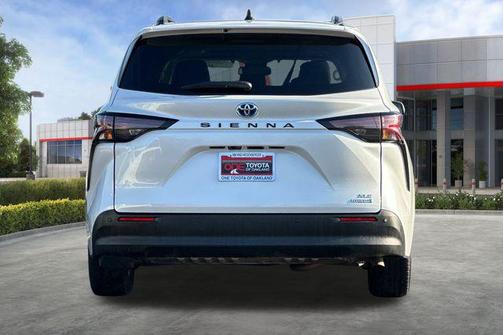 2023 Toyota Sienna XLE