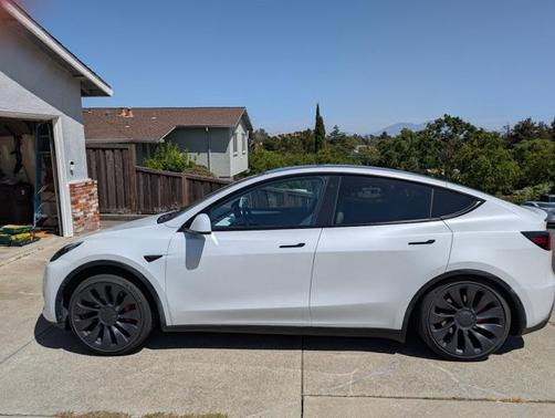 2023 Tesla Model Y Performance Dual Motor All-Wheel Drive