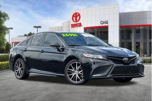 Midnight Black Metallic 2024 Toyota Camry SE
