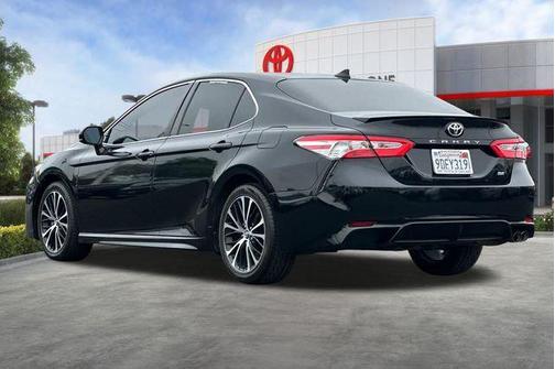 Midnight Black Metallic 2020 Toyota Camry SE