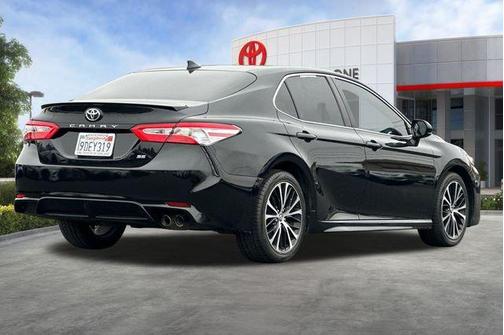 Midnight Black Metallic 2020 Toyota Camry SE