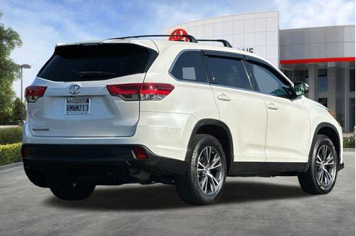 2019 Toyota Highlander LE I4