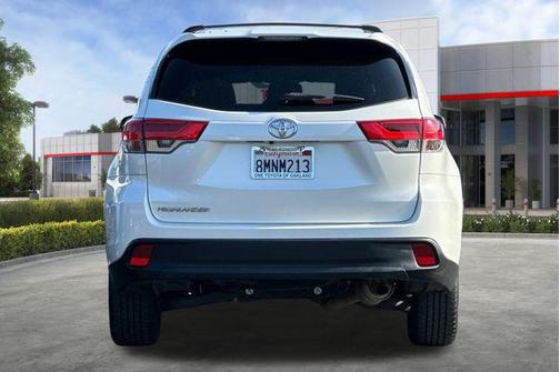 2019 Toyota Highlander LE I4
