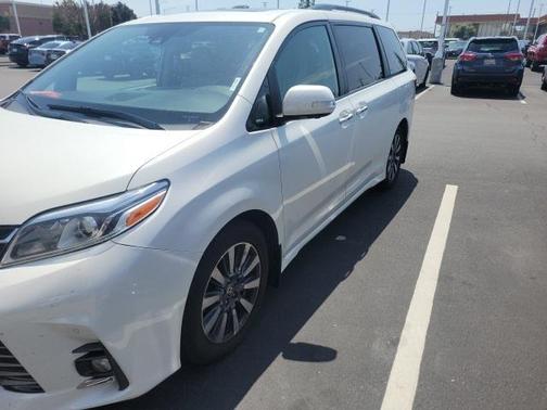 2020 Toyota Sienna Limited Premium
