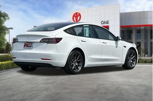 Pearl White Multi-Coat 2023 Tesla Model 3 Standard Range