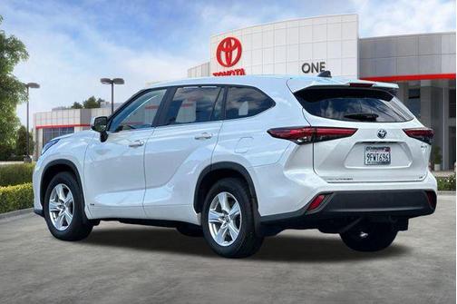 Wind Chill Pearl 2023 Toyota Highlander Hybrid LE