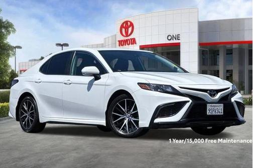 Ice Cap 2023 Toyota Camry SE