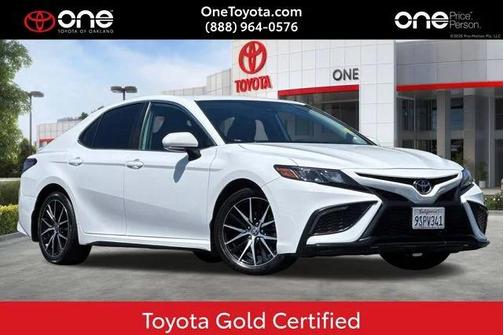 Ice Cap 2023 Toyota Camry SE