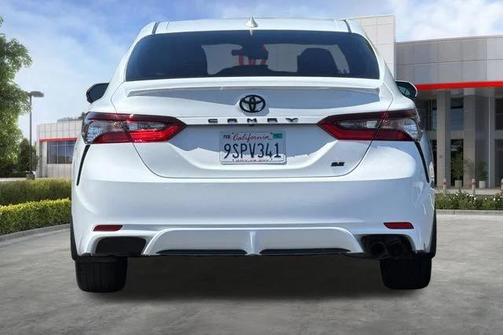 Ice Cap 2023 Toyota Camry SE