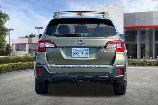 Wilderness Green Metallic 2018 Subaru Outback 2.5i Limited