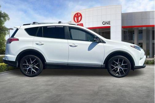 2016 Toyota RAV4 SE