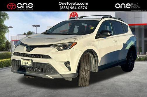 Super White 2016 Toyota RAV4 SE