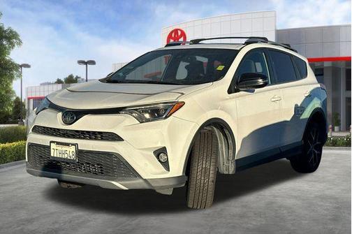 Super White 2016 Toyota RAV4 SE