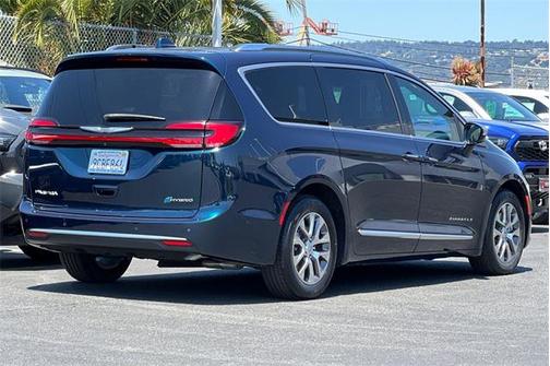 2022 Chrysler Pacifica L