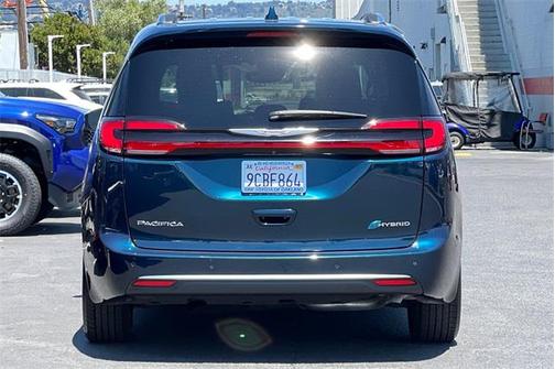 2022 Chrysler Pacifica L