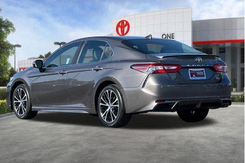 Predawn Gray Mica 2019 Toyota Camry SE