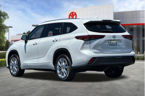 Wind Chill Pearl 2023 Toyota Highlander Limited