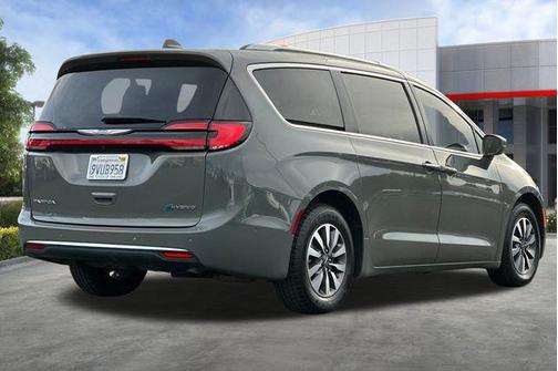 2021 Chrysler Pacifica Hybrid Touring L
