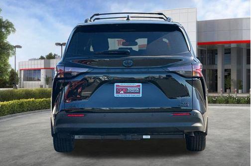 2024 Toyota Sienna Woodland Edition