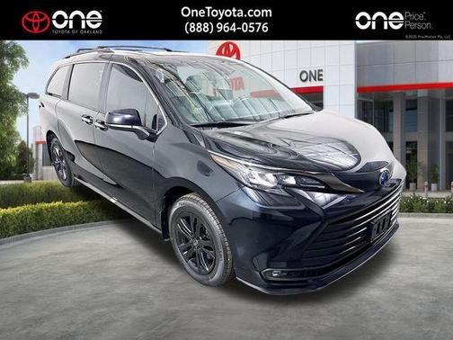 2024 Toyota Sienna Woodland Edition