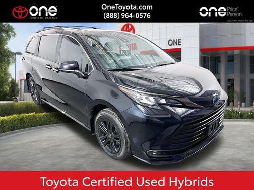 2024 Toyota Sienna Woodland Edition