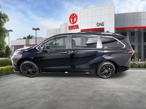2024 Toyota Sienna Woodland Edition