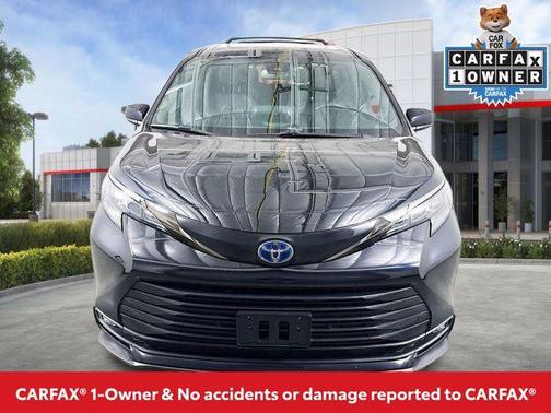 2024 Toyota Sienna Woodland Edition