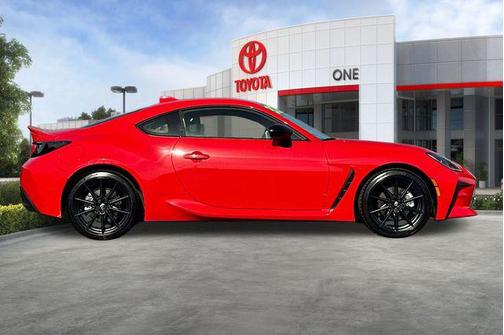 2025 Toyota GR86 Premium