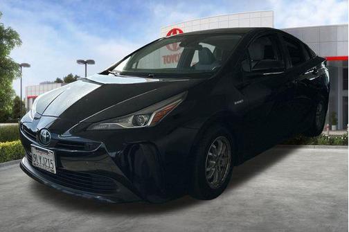 Midnight Black Metallic 2022 Toyota Prius LE