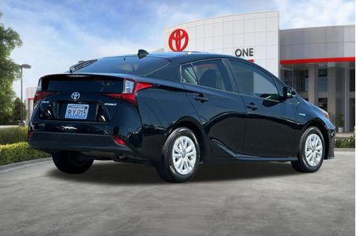 Midnight Black Metallic 2022 Toyota Prius LE