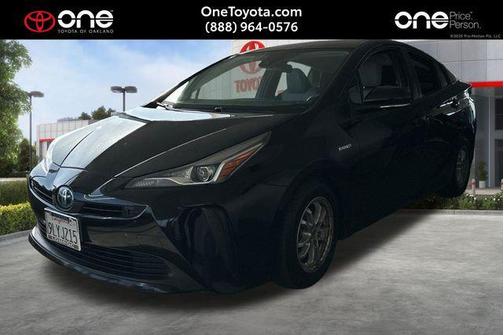 Midnight Black Metallic 2022 Toyota Prius LE