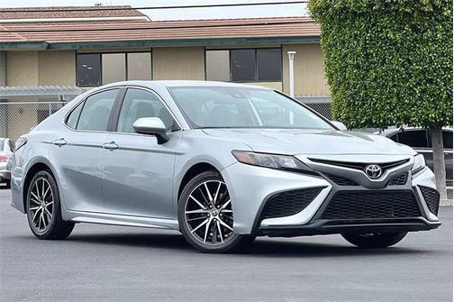 Celestial Silver Metallic 2021 Toyota Camry SE