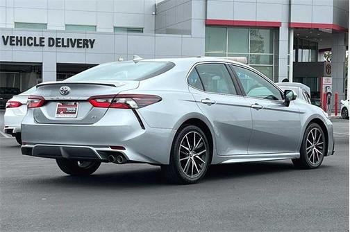 Celestial Silver Metallic 2021 Toyota Camry SE
