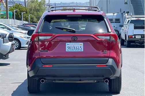 2020 Toyota RAV4 LE