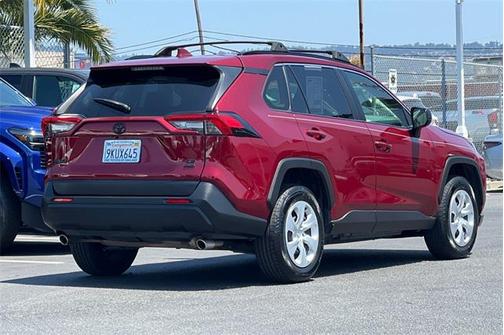 2020 Toyota RAV4 LE