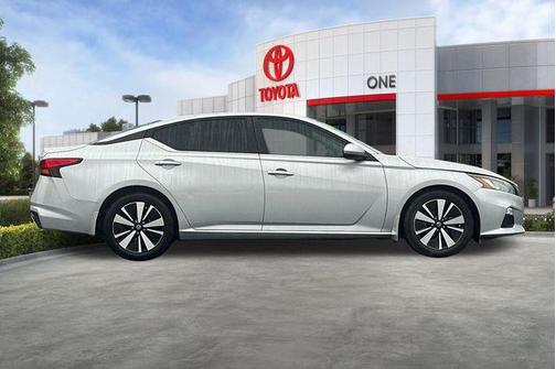 2021 Nissan Altima 2.5 SV