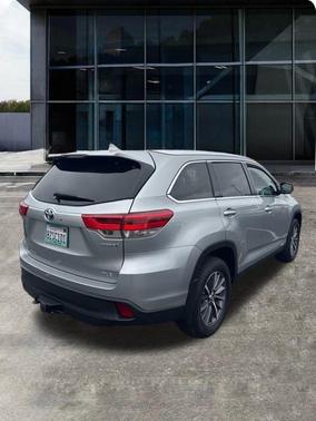 2019 Toyota Highlander Hybrid XLE