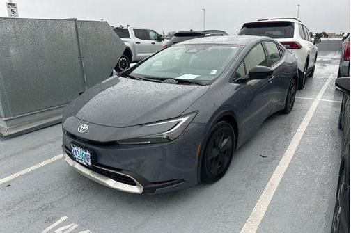 2025 Toyota Prius Plug-In Hybrid SE