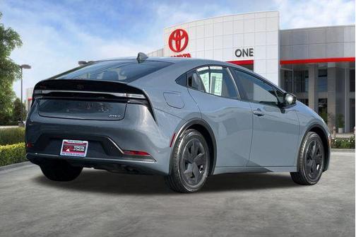 2025 Toyota Prius Plug-In Hybrid SE
