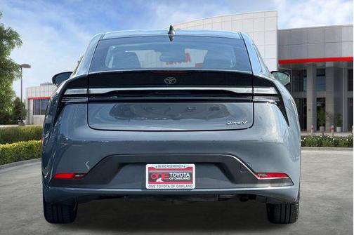 2025 Toyota Prius Plug-In Hybrid SE