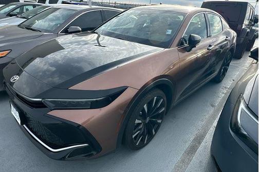 2023 Toyota Crown Platinum