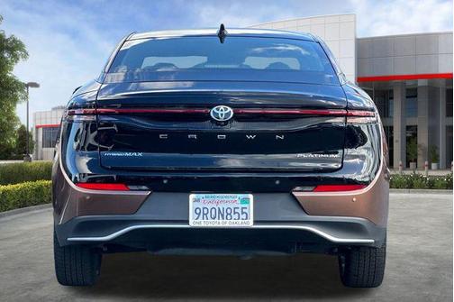 2023 Toyota Crown Platinum