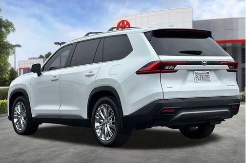 White 2024 Toyota Grand Highlander Platinum