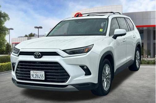 White 2024 Toyota Grand Highlander Platinum