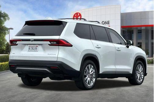 White 2024 Toyota Grand Highlander Platinum