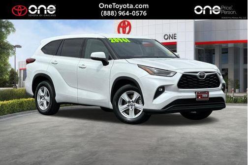 Wind Chill Pearl 2022 Toyota Highlander LE